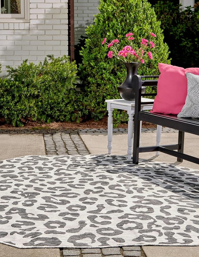 Unique Loom Outdoor Safari Collection Area Rug - Leopard (5' 3" Octagon, Light Gray/ Gray)