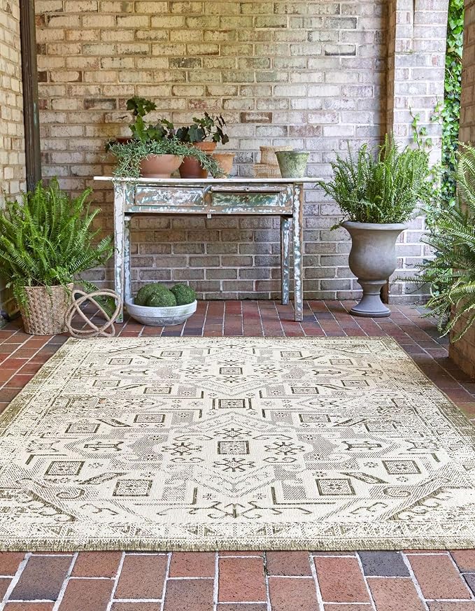 Unique Loom Outdoor Aztec Collection Area Rug - Coba (2' 2" x 3' 1" Rectangle, Green/ Ivory)