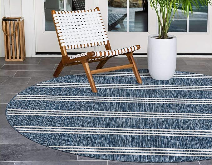 Unique Loom Outdoor Collection Area Rug - Anguilla (4' 1" Round, Blue/ Ivory)