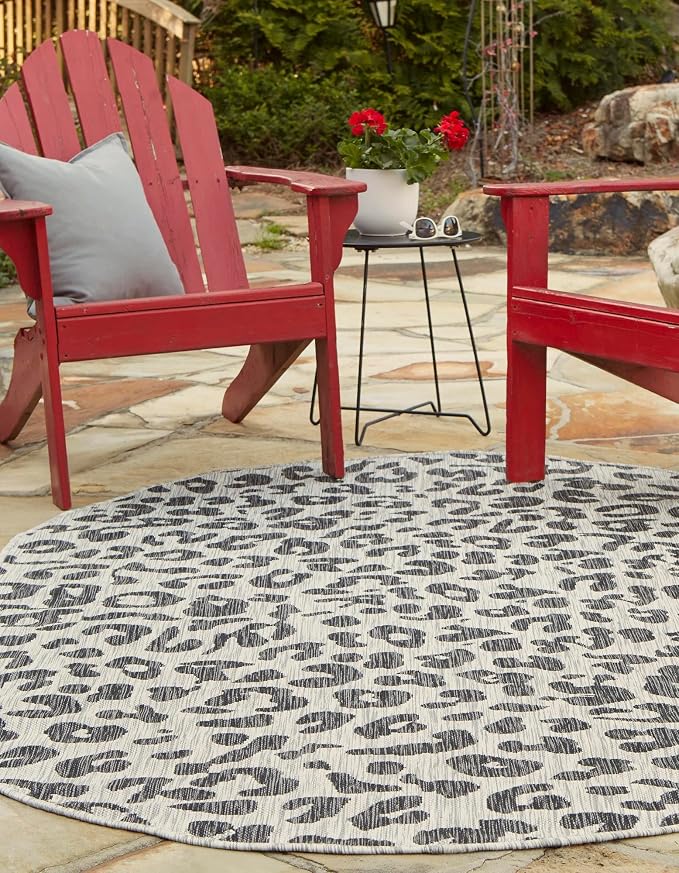 Unique Loom Outdoor Safari Collection Area Rug - Leopard (5' 3" x 8' Oval, Light Gray/ Gray)