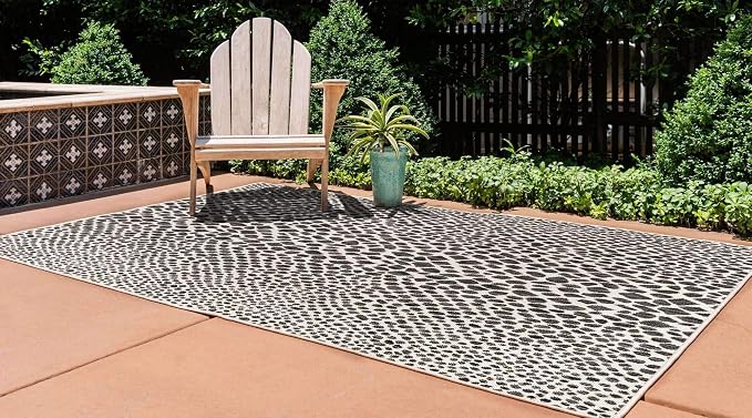 Unique Loom Outdoor Collection Area Rug - Cape Town (7' 10' x 10' Rectangle, Black/ Ivory)