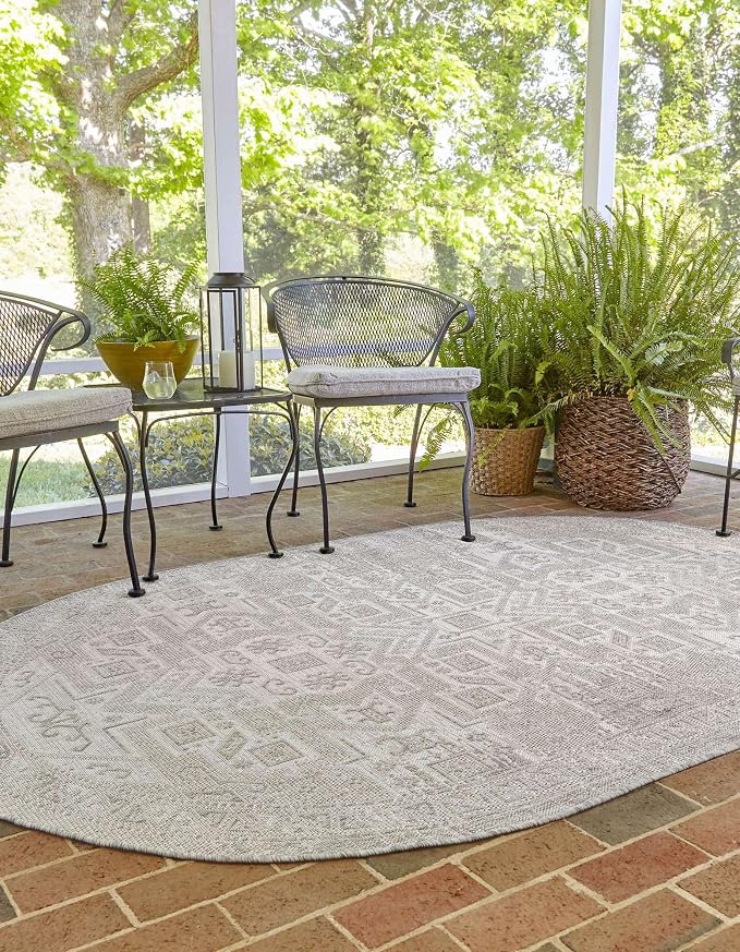 Unique Loom Outdoor Aztec Collection Area Rug - Coba (5' 3" x 7' 10" Oval, Light Gray/ Ivory)