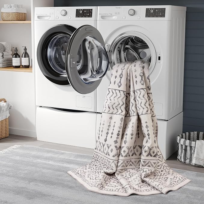 Art&Tuft 2x5 Runner Rug Non Slip, Washable Rug Runners for Hallways,Ivory | Low Pile, Moroccan Soft & Lighweight, Folable, Stain Resistant 5ft Carpet Runners for Entryway,Kitchen,Living Room,Bedroom