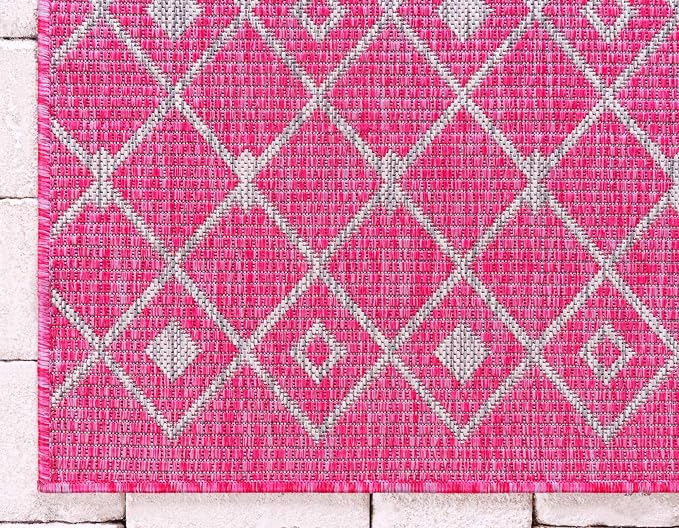 Unique Loom Outdoor Trellis Collection Area Rug - Tribal Trellis (4' 1" x 6' 1" Rectangle, Fuschia/ Gray)