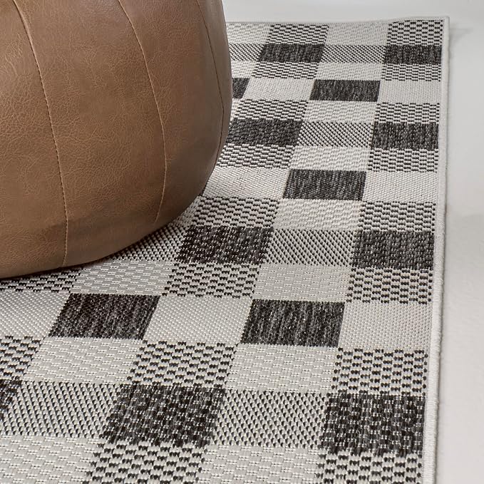 JONATHAN Y Geometric Bold Gingham Indoor Outdoor Area Rug 3X5 Black/Cream, Darcy Traditional for Backyard, Patio, Porch, Easy-Cleaning, High Traffic, Pet-Friendly, Non-Shedding (TSN201A-3)