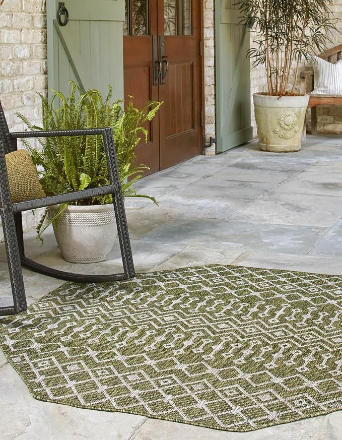 Unique Loom Outdoor Trellis Collection Area Rug - Tribal Trellis (5' 3" Octagon, Green/ Natural)