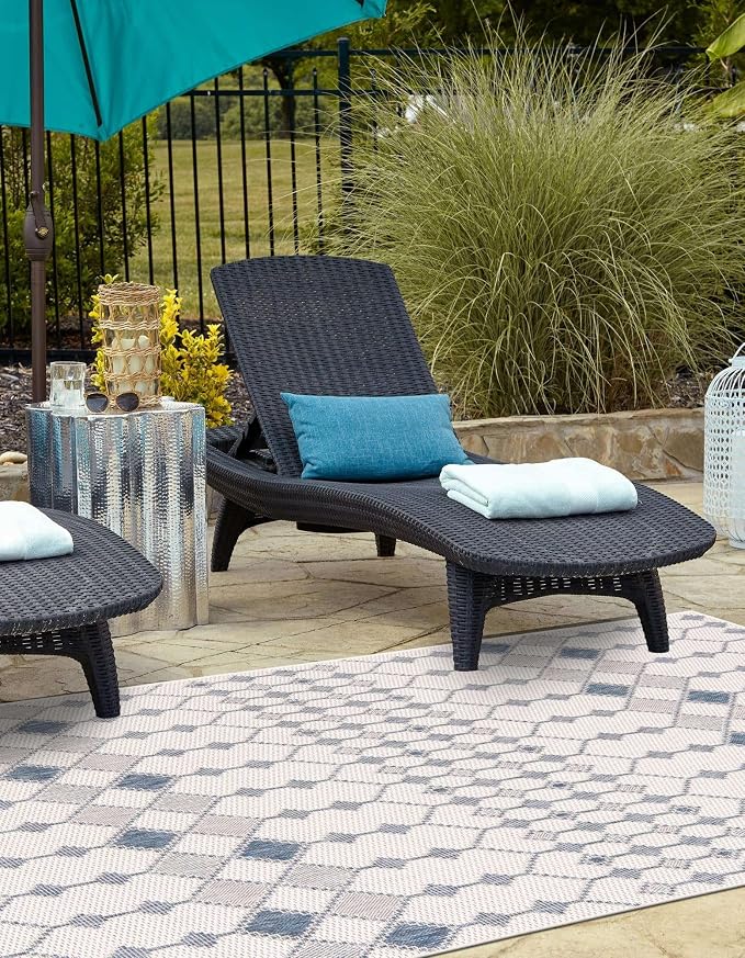 Unique Loom Outdoor Trellis Collection Area Rug - Traliccio (4' 1" x 6' 1" Rectangle, Ivory/ Navy Blue)