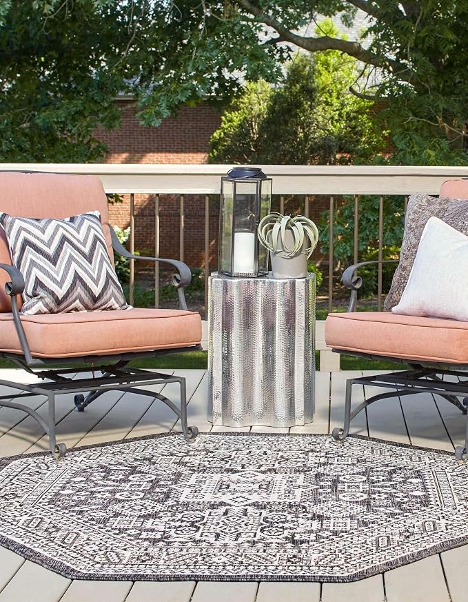 Unique Loom Outdoor Aztec Collection Area Rug - Chalca (5' 3" Octagon, Charcoal Gray/ Ivory)
