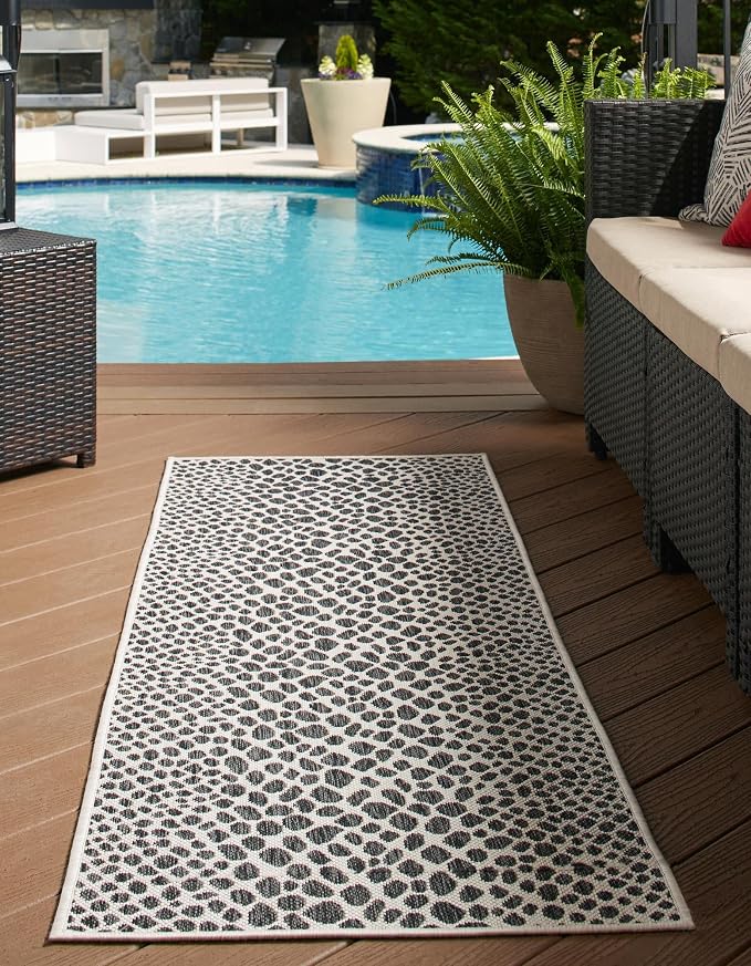 Unique Loom Outdoor Collection Area Rug - Cape Town (2' x 7' 1" Runner, Black/ Ivory)