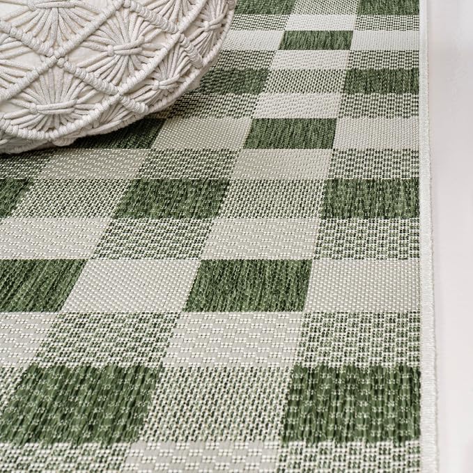 JONATHAN Y Geometric Bold Gingham Indoor Outdoor Area Rug 5X8 Green/Cream, Darcy Traditional for Backyard, Patio, Porch, Easy-Cleaning, High Traffic, Pet-Friendly, Non-Shedding (TSN201E-5)