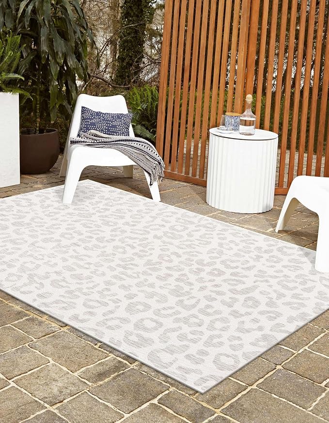 Unique Loom Outdoor Safari Collection Area Rug - Leopard (4' 1" x 6' 1" Rectangle, Ivory Gray)