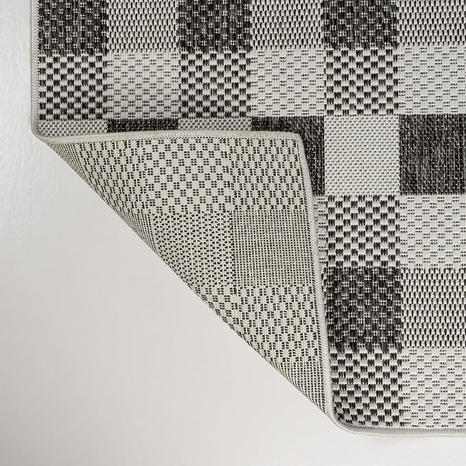JONATHAN Y Geometric Bold Gingham Indoor Outdoor Area Rug 4X6 Black/Cream, Darcy Traditional for Backyard, Patio, Porch, Easy-Cleaning, High Traffic, Pet-Friendly, Non-Shedding (TSN201A-4)
