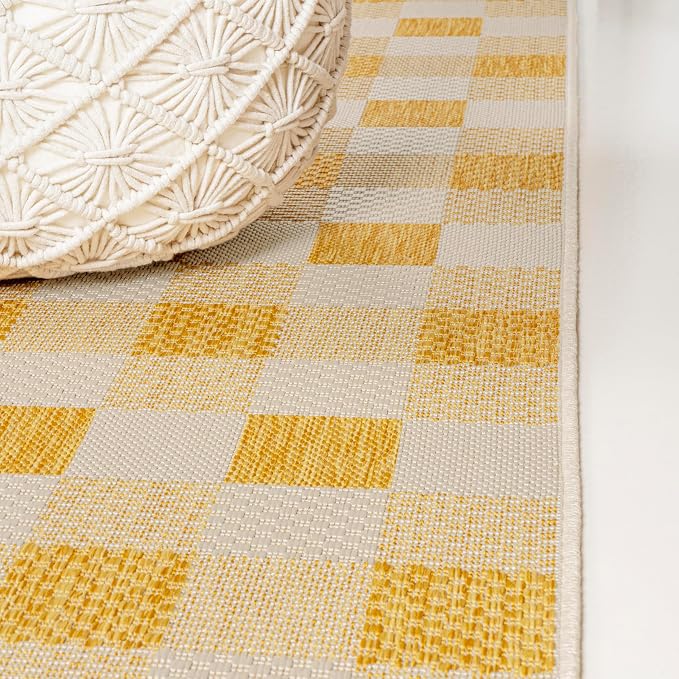 JONATHAN Y Geometric Bold Gingham Indoor Outdoor Area Rug 5X8 Yellow/Cream, Darcy Traditional for Backyard, Patio, Porch, Easy-Cleaning, High Traffic, Pet-Friendly, Non-Shedding (TSN201D-5)