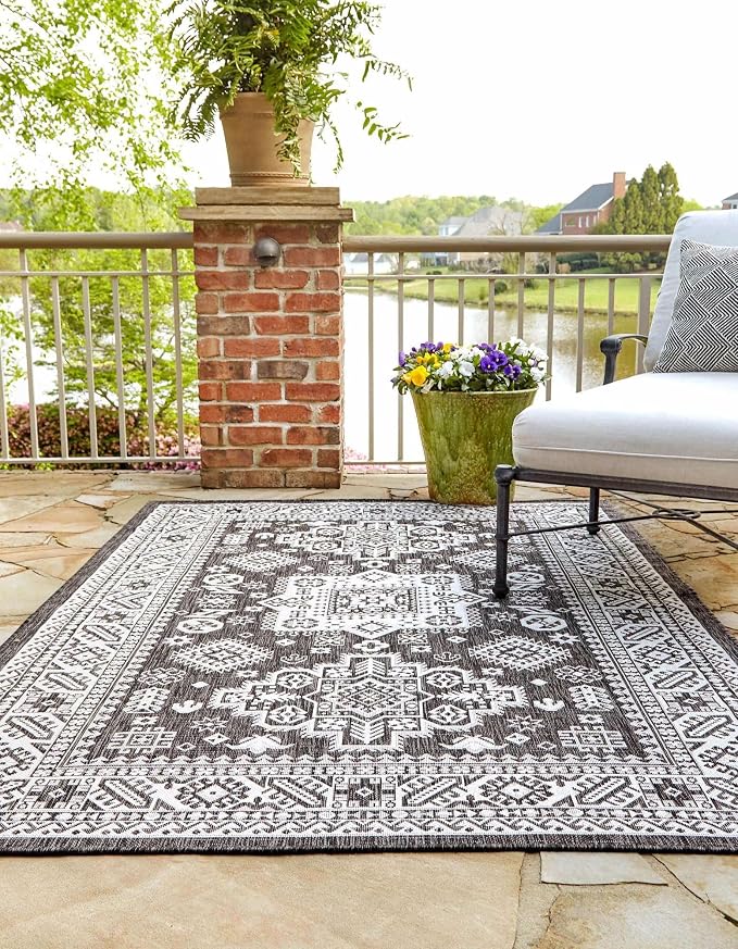 Unique Loom Outdoor Aztec Collection Area Rug - Chalca (10' x 14' 1" Rectangle, Charcoal Gray/ Ivory)