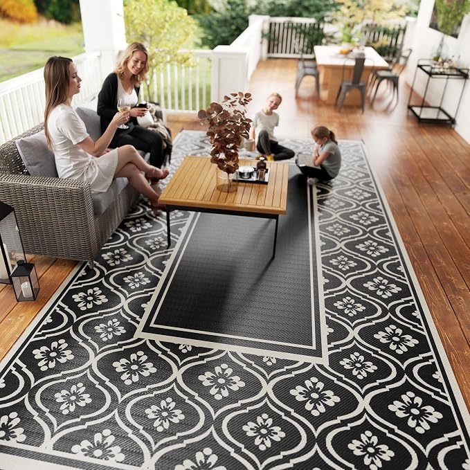 Outsunny Outdoor Rug for Patio, 9' x 18' Waterproof Large Mat, Reversible Plastic Straw Rug for Decor, Portable Outside RV Camping Area Carpet Mat for Backyard Porch Deck Picnic, Black & White Gourd