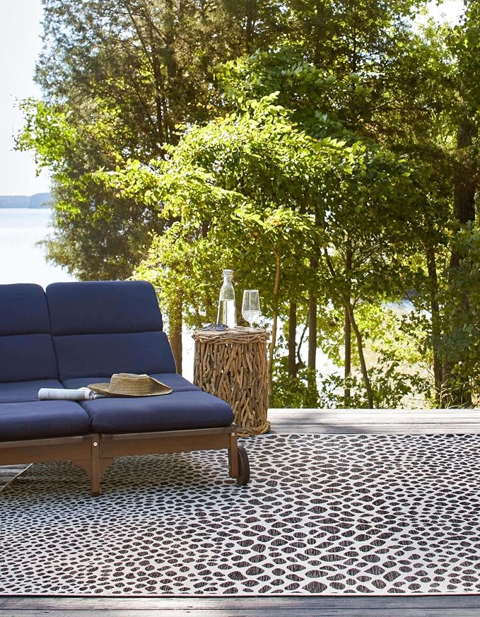 Unique Loom Jill Zarin Outdoor Collection Area Rug - Cape Town (13' Square, Black/ Ivory)