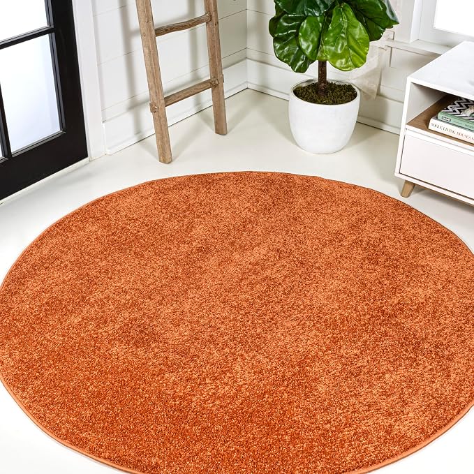 JONATHAN Y Haze Solid Low-Pile Orange 4' Round Indoor Area Rug, Coastal,Bohemian,Minimalist,Classic, Easy-Cleaning for Living Room,Bedroom,Kitchen,Pet Friendly,Non-Shedding (SEU100M-4R)