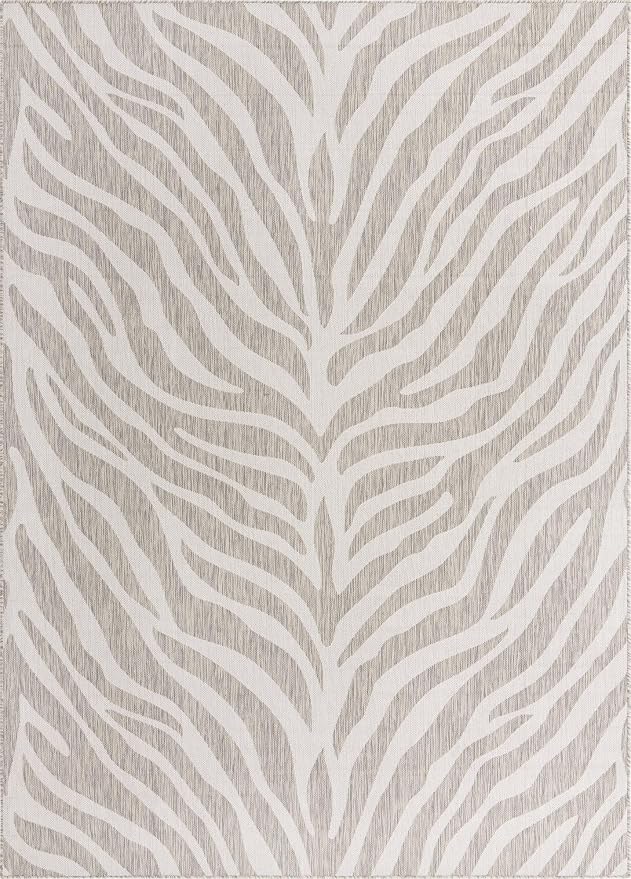 Unique Loom Outdoor Safari Collection Area Rug - Tsavo (7' 10" x 11' Rectangle, Gray/ Ivory)