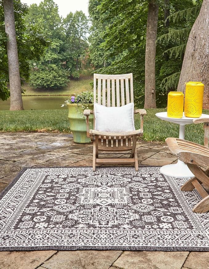 Unique Loom Outdoor Aztec Collection Area Rug - Chalca (10' Square, Charcoal Gray/ Ivory)