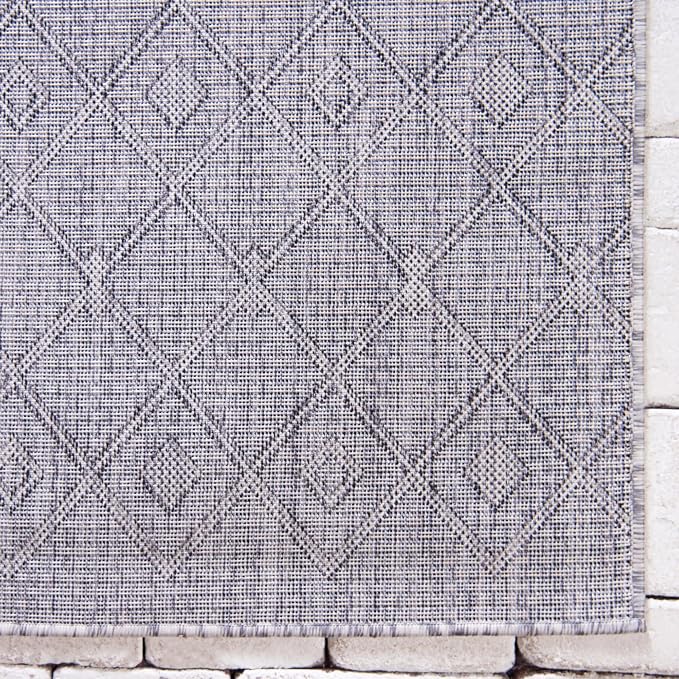 Unique Loom Outdoor Trellis Collection Area Rug - Tribal Trellis (3' 3" x 5' 3" Rectangle, Gray/ Black)