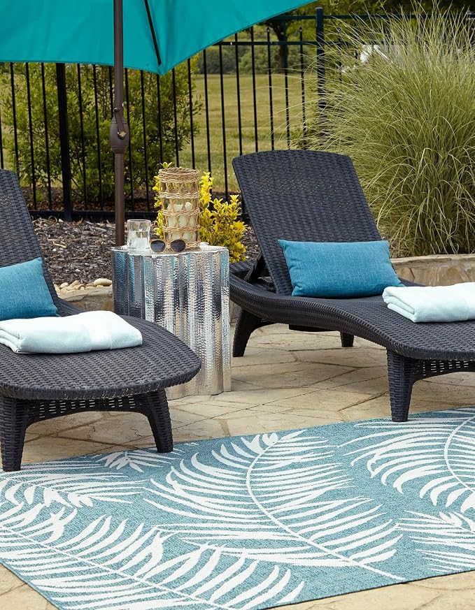 Unique Loom Outdoor Botanical Collection Area Rug - Palm (4' 1" x 6' 1" Rectangle, Light Aqua/ Ivory)