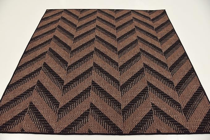 Unique Loom Outdoor Modern Collection Area Rug - Chevron (5' 4" Square, Brown/ Black)