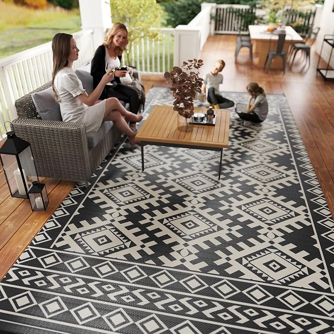 Outsunny Outdoor Rug for Patio, 9' x 18' Waterproof Large Mat, Reversible Plastic Straw Rug for Decor, Portable Outside RV Camping Area Carpet Mat for Backyard Porch Deck Picnic, Black & White Rhombus