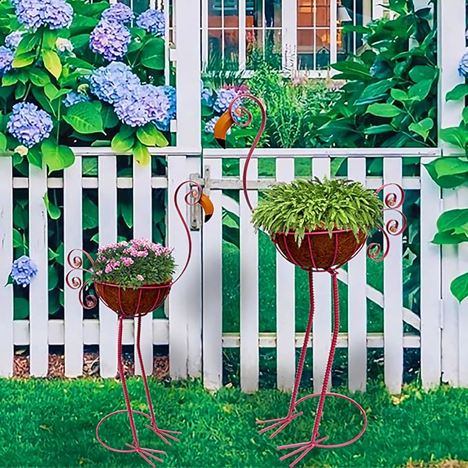 Pink Flamingo Planters,Metal Flamingo Plant Pots Decorations with Fiber Basket,Outdoor Indoor Standing Bird Planters Lawn Garden Décor Art for Lawn,Yard,Patio,Balcony Ornament（Set of 2）