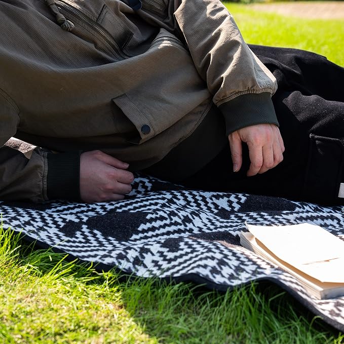 PuTian Merino Wool Blanket - 87" x 63" Thick Warm Soft Large Bed Throw - Great for Camping, Outdoors, Travel, Car, Couch, All Seasons Houndstooth Black
