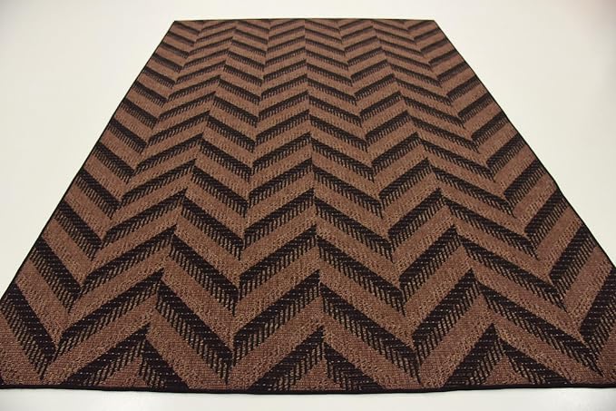 Unique Loom Outdoor Modern Collection Area Rug - Chevron (7' 1" x 10' Rectangle, Brown/ Black)