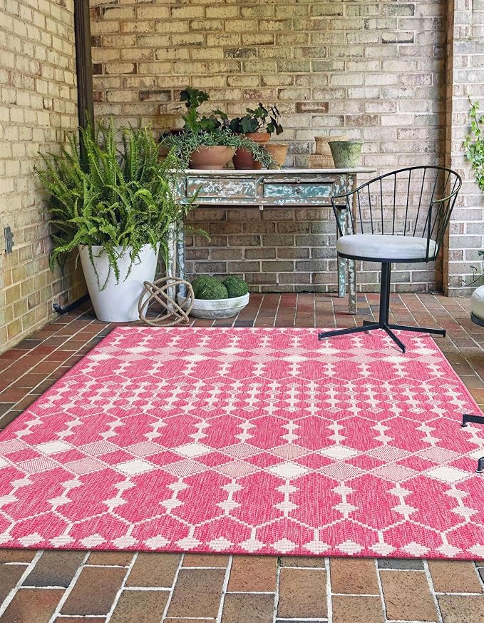 Unique Loom Outdoor Trellis Collection Area Rug - Traliccio (5' 3" x 7' 10" Rectangle, Magenta/ Ivory)