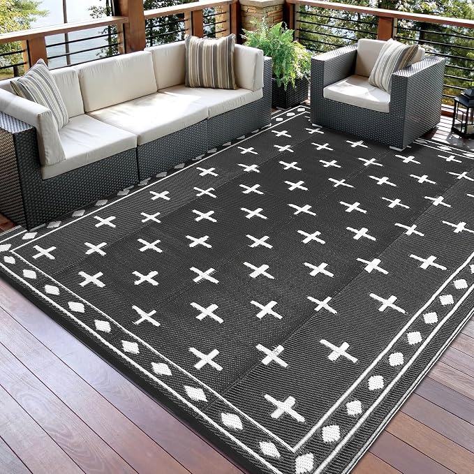 Outdoor Patio Rug 9x18 Waterproof Outside Area Rugs Modern Reversible Plastic Straw Carpet for RV Deck Camping Entryance Porch Picnic Balcony Beach，Black/White