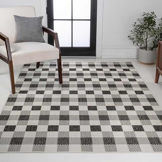 JONATHAN Y Geometric Bold Gingham Indoor Outdoor Area Rug 5X8 Black/Cream, Darcy Traditional for Backyard, Patio, Porch, Easy-Cleaning, High Traffic, Pet-Friendly, Non-Shedding (TSN201A-5)