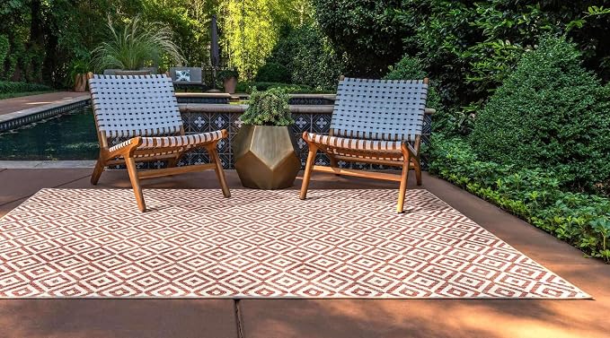 Unique Loom Outdoor Collection Area Rug - Costa Rica (6' 1" x 9' Rectangle, Rust Red/ Ivory)