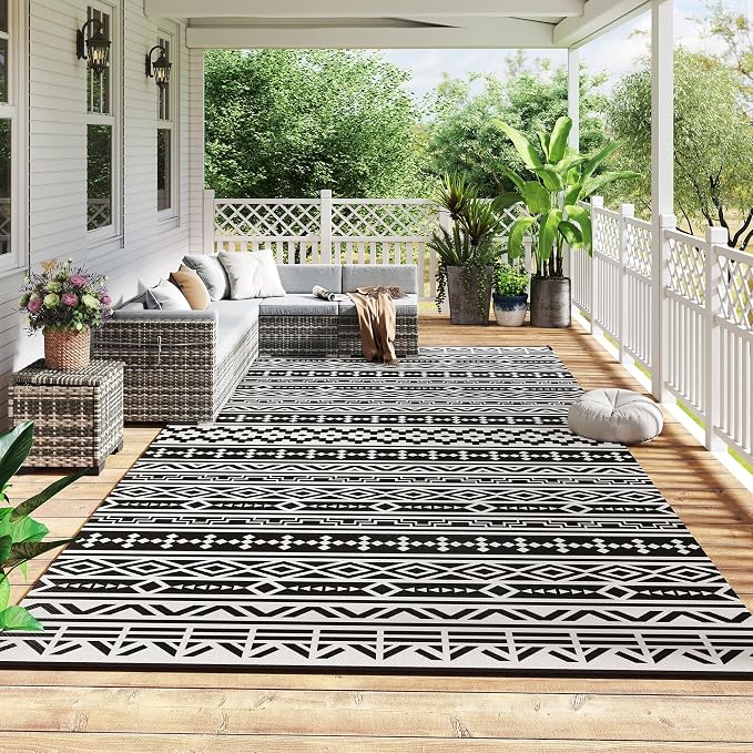 Outsunny Outdoor Rug for Patio, 9' x 18' Waterproof Large Mat, Reversible Plastic Straw Rug for Decor, Portable Outside RV Camping Area Carpet Mat for Backyard Porch Deck Picnic, Black White Geometric
