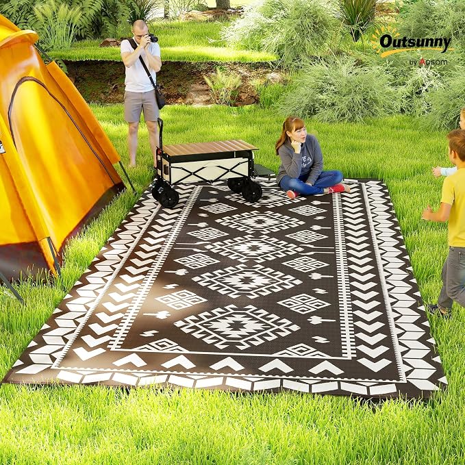 Outsunny Outdoor Rug for Patio, 9' x 18' Waterproof Large Mat, Reversible Plastic Straw Rug for Decor, Portable Outside RV Camping Area Carpet Mat for Backyard Porch Deck Picnic, Black & White Rhombus