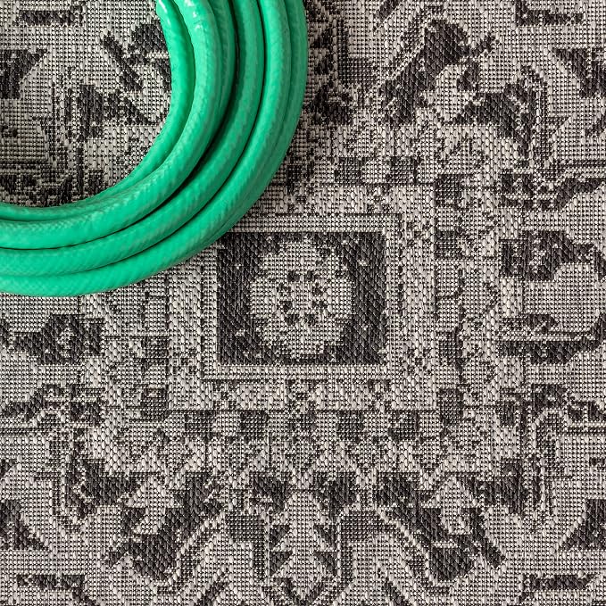 JONATHAN Y Boho Medallion Indoor Outdoor Round Area Rug 5 Ft Black/Gray, Estrella Textured Weave for Backyard, Patio, Porch, Easy-Cleaning, High Traffic, Pet-Friendly, Non-Shedding (SMB105D-5R)