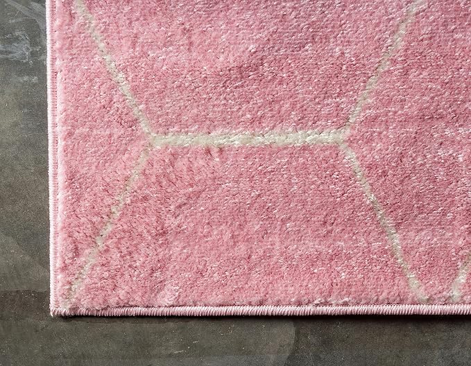 Unique Loom Trellis Frieze Collection Area Rug - Geometric (8' x 10', Light Pink/ Ivory)