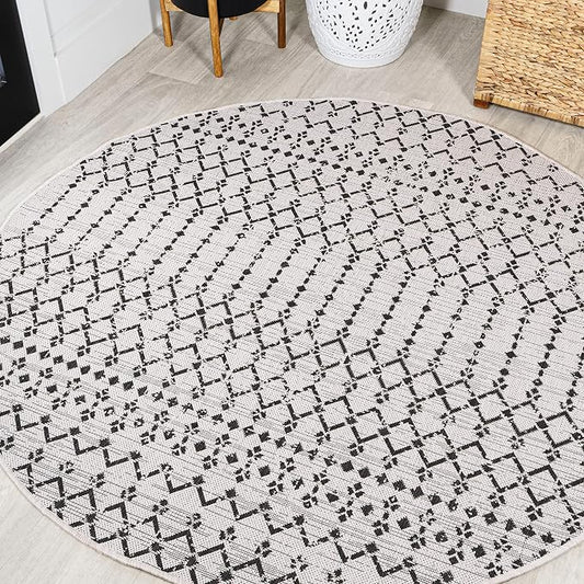 JONATHAN Y Moroccan Geometric Indoor Outdoor Round Area Rug 6 Ft Cream/Black, Ourika Textured Weave for Backyard, Patio, Porch, Easy-Cleaning, High Traffic, Pet-Friendly, Non-Shedding (SMB108I-6R)