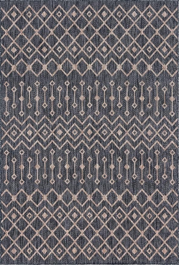 Unique Loom Outdoor Trellis Collection Area Rug - Tribal Trellis (6' 1" x 9' Rectangle, Charcoal Gray/ Natural)