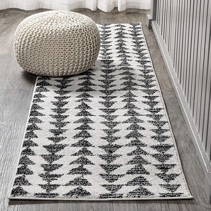 JONATHAN Y Aisha Moroccan Triangle Geometric Cream/Black Runner Rug, 2x8, Contemporary, Modern, Easy-Cleaning for Living Room, Bedroom, Kitchen, Pet Friendly, Non-Shedding (MOH206A-28)