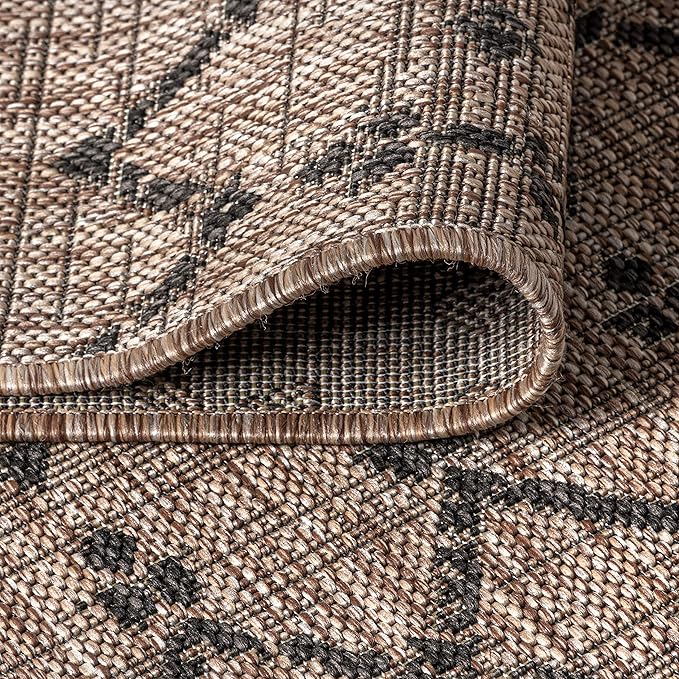 JONATHAN Y Moroccan Geometric Indoor Outdoor Square Area Rug 8X8 Natural/Black, Ourika Textured Weave for Backyard, Patio, Porch, Easy-Cleaning, High Traffic Pet-Friendly, Non-Shedding SMB108D-8SQ