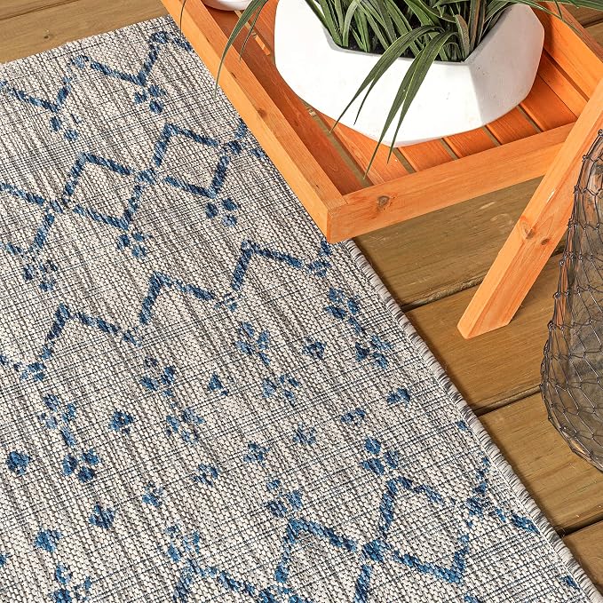 JONATHAN Y Moroccan Geometric Indoor Outdoor Square Area Rug 4X4 Light Gray/Navy, Ourika Textured Weave for Backyard, Patio, Porch, Easy-Cleaning, High Traffic, Pet-Friendly, Non-Shedding SMB108A-4SQ