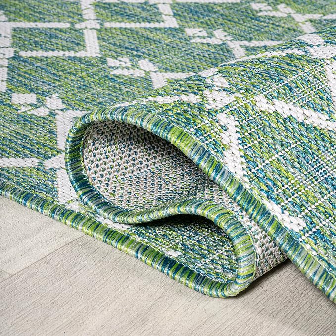 JONATHAN Y Moroccan Geometric Indoor Outdoor Area Rug 4X6 Green/Cream, Ourika Textured Weave for Backyard, Patio, Porch, Easy-Cleaning, High Traffic, Pet-Friendly, Non-Shedding (SMB108L-4)