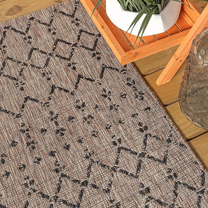 JONATHAN Y Moroccan Geometric Indoor Outdoor Square Area Rug 8X8 Natural/Black, Ourika Textured Weave for Backyard, Patio, Porch, Easy-Cleaning, High Traffic Pet-Friendly, Non-Shedding SMB108D-8SQ