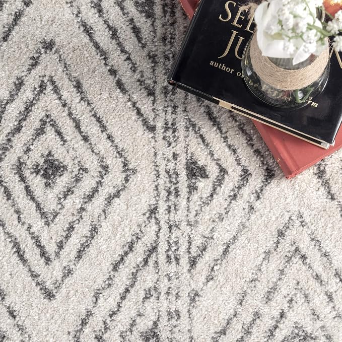 nuLOOM Sarina Tribal Diamonds Area Rug, 4x6, Grey