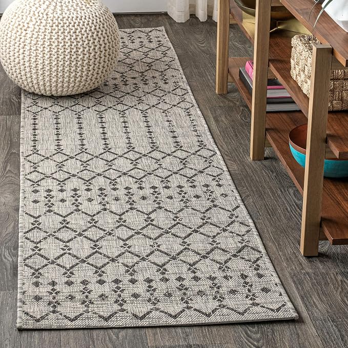 JONATHAN Y Moroccan Geometric Indoor Outdoor Runner Rug 2X8 Light Gray/Black, Ourika Textured Weave for Backyard, Patio, Porch, Easy-Cleaning, High Traffic Pet-Friendly, Non-Shedding SMB108E-28