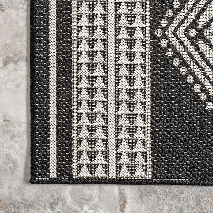 Nuloom Ranya Black/Ivory, 8' x 10', Tribal Geometric, Soft and Cozy, High Traffic, Stain Resistant, Easy Clean, Durable Area Rug for Indoor/Outdoor Patio, Deck, Porch, Garden, Courtyard