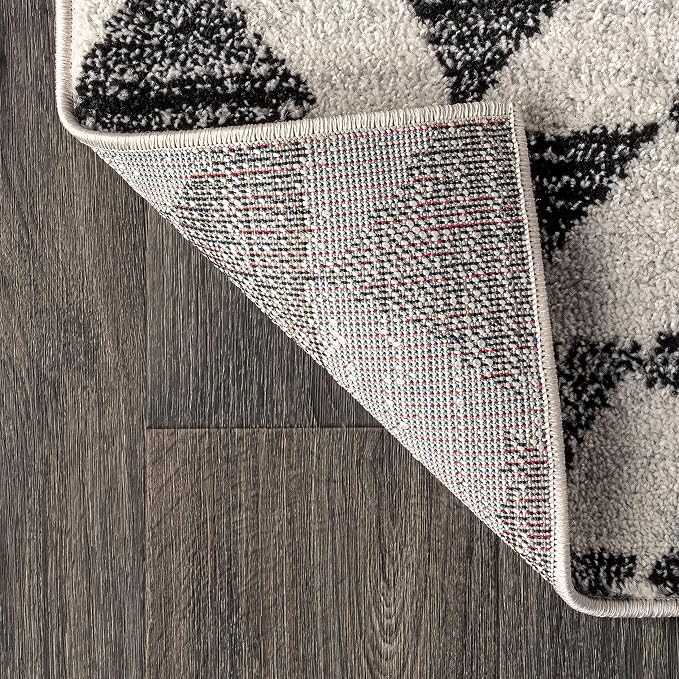 JONATHAN Y Aisha Moroccan Triangle Geometric Cream/Black Indoor Area Rug, 8x10, Contemporary, Modern, Easy-Cleaning for Living Room, Bedroom, Kitchen, Pet Friendly, Non-Shedding (MOH206A-8)