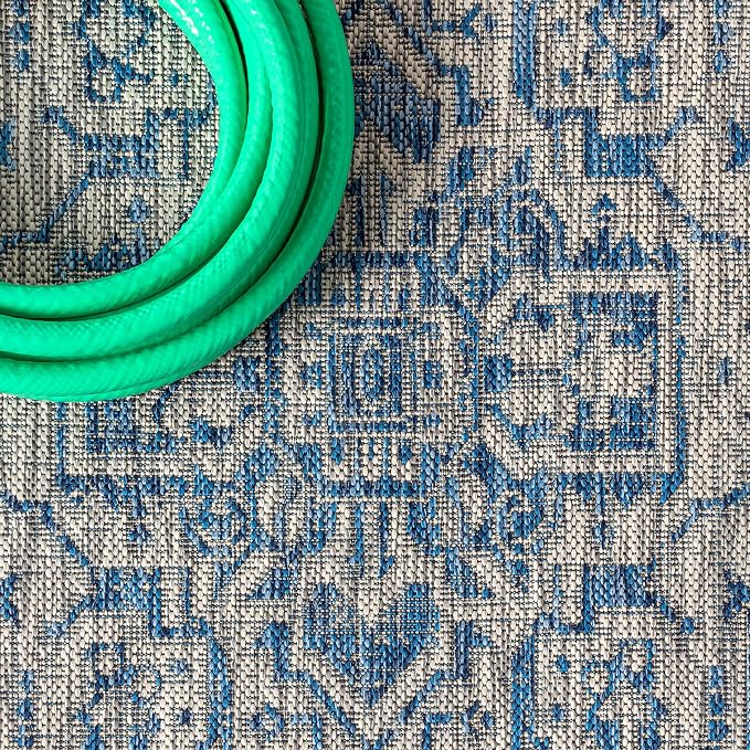 JONATHAN Y Medallion Weave Indoor Outdoor Round Area Rug 5 Ft Navy/Gray, Sinjuri Textured for Backyard, Patio, Porch, Easy-Cleaning, High Traffic, Pet-Friendly, Non-Shedding (SMB101B-5R)